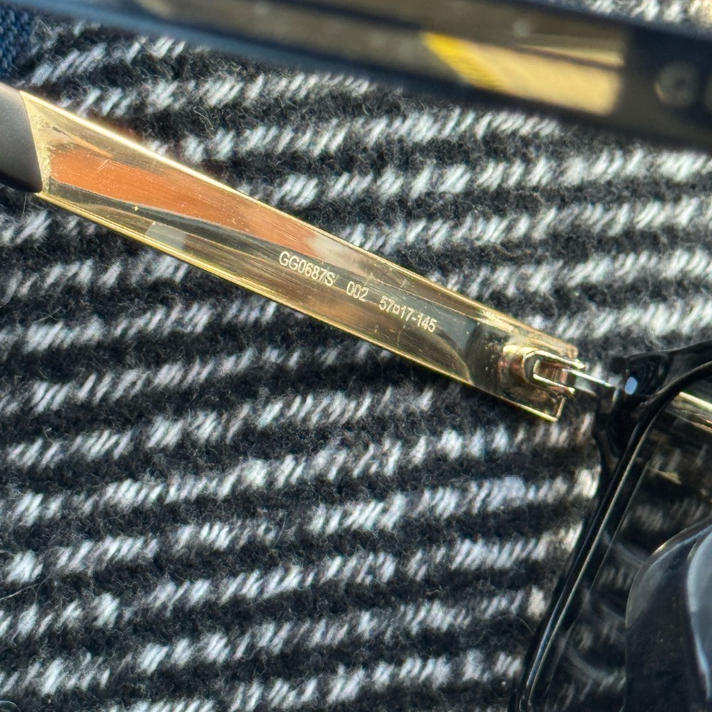 Gucci Wayfarer Sunglasses - Picture 8 of 15